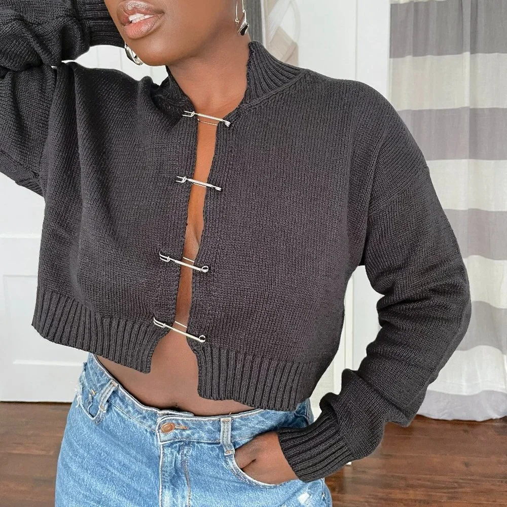 Chunky Knit Cropped Cardigan w/ Safety Pins | Papermoon - Picture 3 of 3
